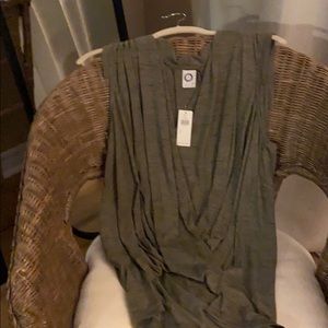 🌟NEW- Akemi + Kin sleeveless top